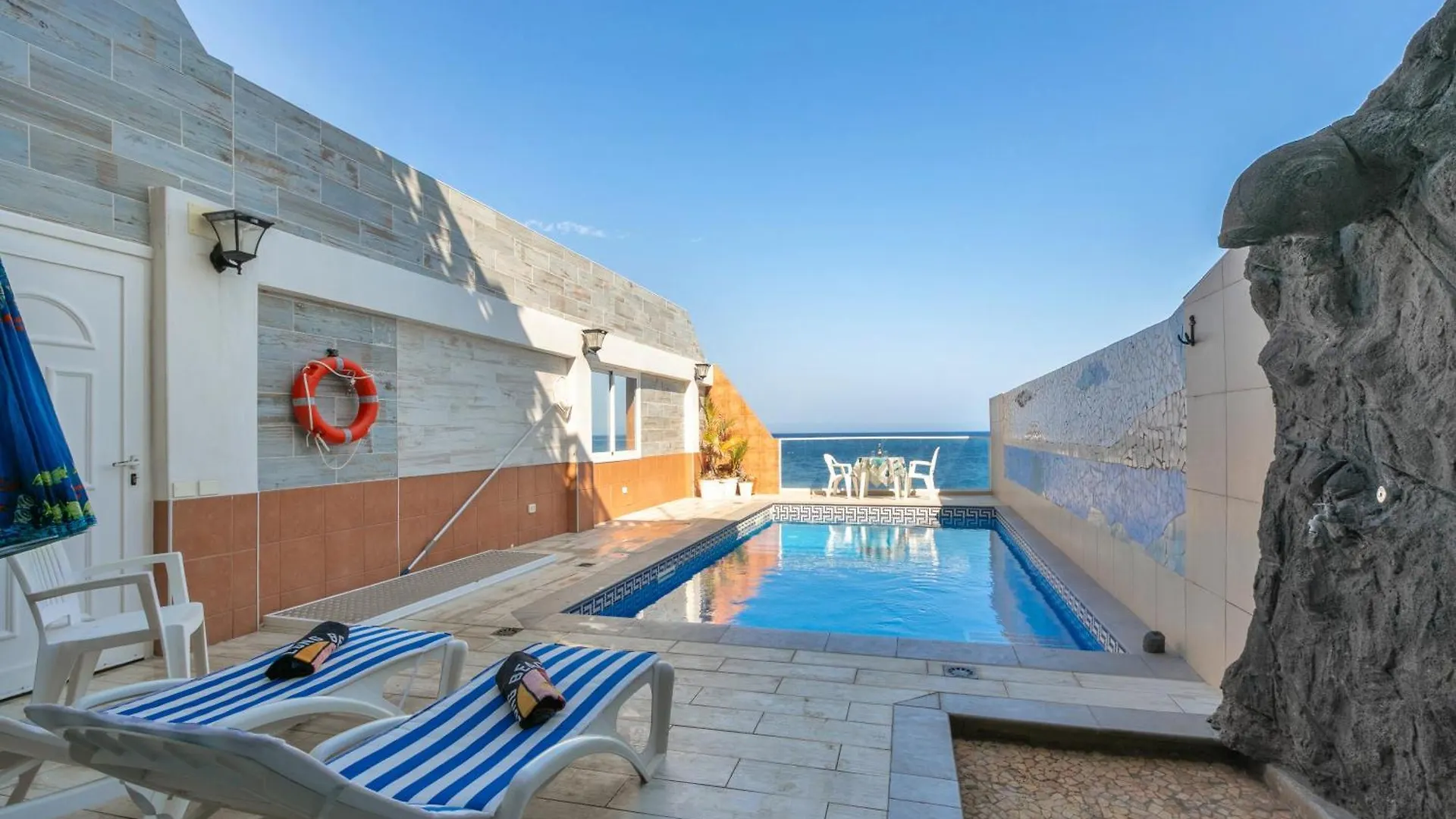 PájaraSeaside House With Heated Pool别墅